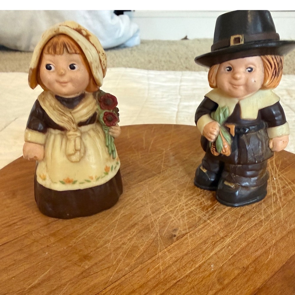 Vintage Hallmark Thanksgiving Pilgrim Salt and Pepper Shakers Set Harvest Decor